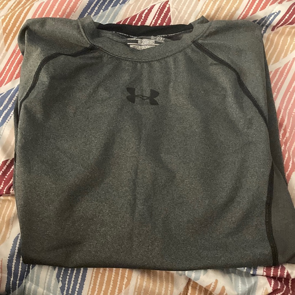Under Armour rash guard Men’s Small